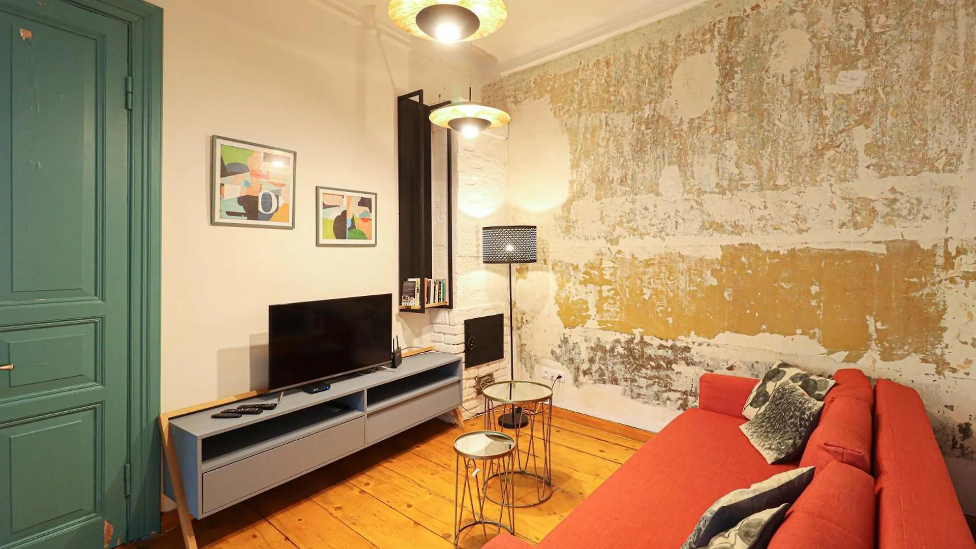 2Br Stylish Apt In The Heart Of Tbilisi Apartment 0*,  Georgia